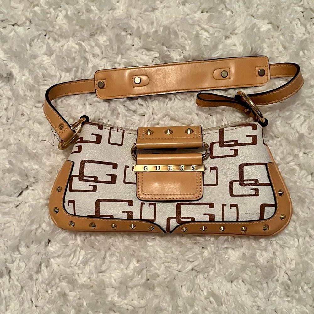 Vintage Y2K Guess Baguette Bag - white and tan